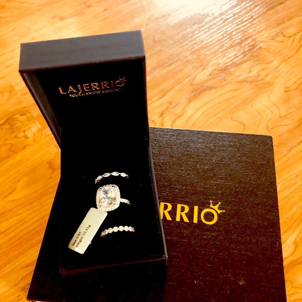 Lajerrio cushion cut ring